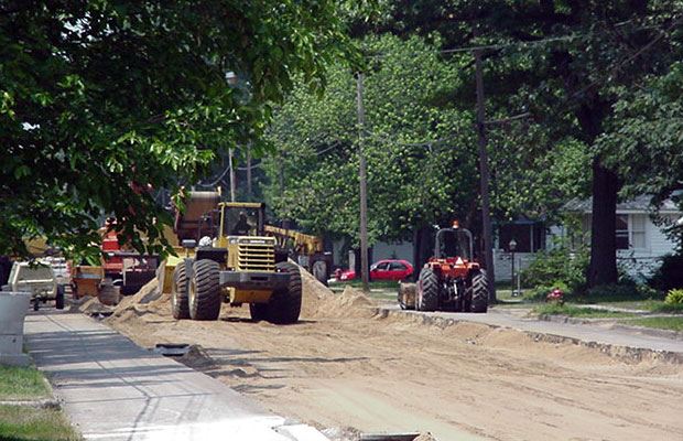 Wastewater 60 Inch Main - June 2001 - clearing the road