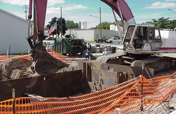 Wastewater 60 Inch Main - September 2001 - backhoe