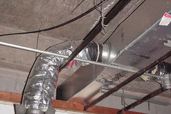 Hall of Justice - January 2002 - third floor air duct