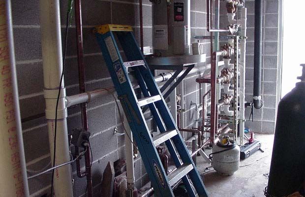 Heritage Landing - May 7 2002 - pumps and plumbing area