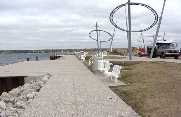 Heritage Landing - May 7 2002 - sidewalk and benches
