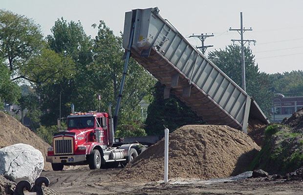 Heritage Landing - October 2 2001 - bringing in fill