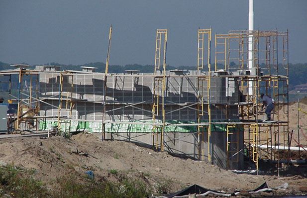 Heritage Landing - October 2 2001 - restroom on east side