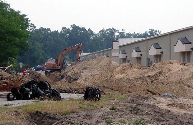 Apple Avenue Mall - July 18 2001 - rear view