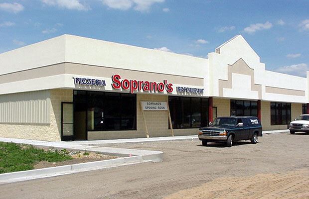Apple Avenue Mall - July 27 2001 - new restaurant front