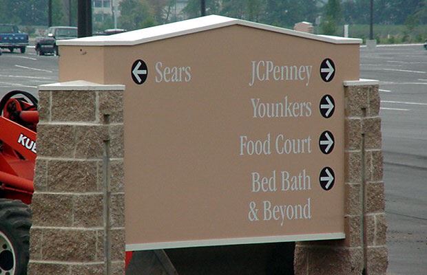 Lakes Mall - July 18 2001 - direction sign