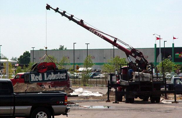 Lakes Mall - July 27 2001 - Red Lobster