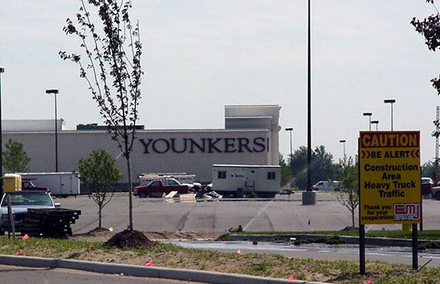 Lakes Mall - June 20 2001 - New Younkers