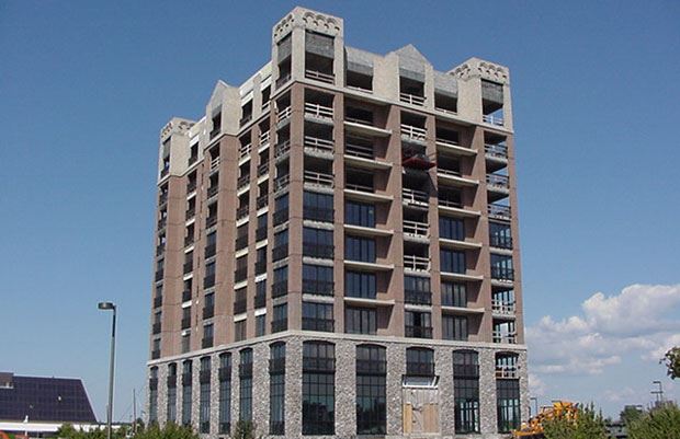 Shoreline Inn - August 29 2001 - west side and back