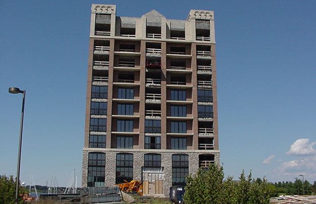 Shoreline Inn - August 29 2001 - west side